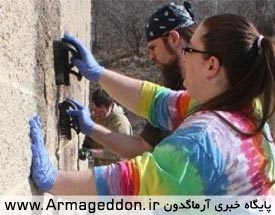 اهالی نیوجرسی نوشته‌های اسلام‌ستیزانه را از روی دیوار مسجد پاک کردند