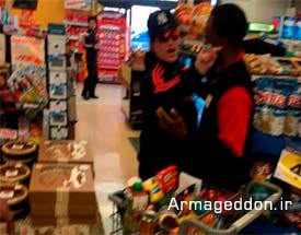 حمله به بانوی محجبه در فروشگاه آمریکایی