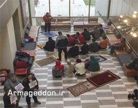 مقابله با اسلام‌هراسی با اقامه نماز در دانشگاه پنسیلوانیا