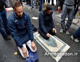 وزیر کشور فرانسه: برگزاری نماز در خیابان ممنوع است