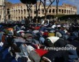 در صورت تعطیلی مساجد، در خیابان نماز می‌خوانیم